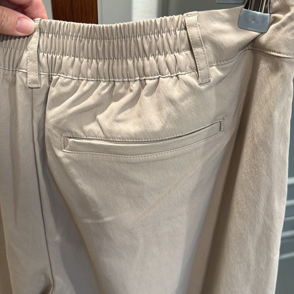 Fabletics NWT large khaki work pants. - Picture 3 of 4